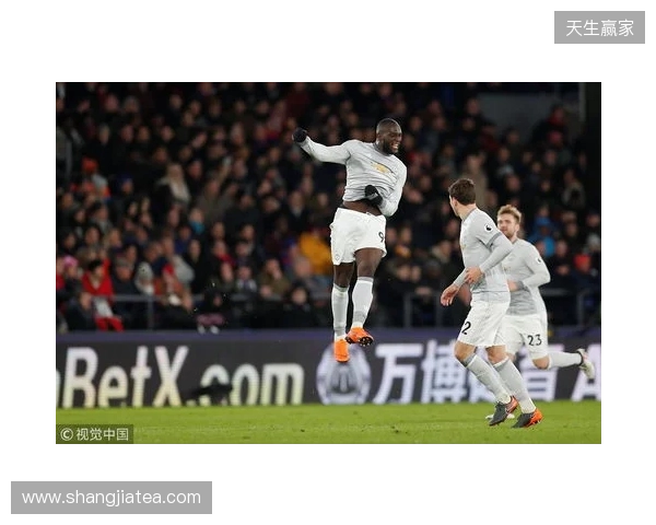 记者：18岁前锋莱西未入选曼联本场名单，阿莫林决定征召舍什科